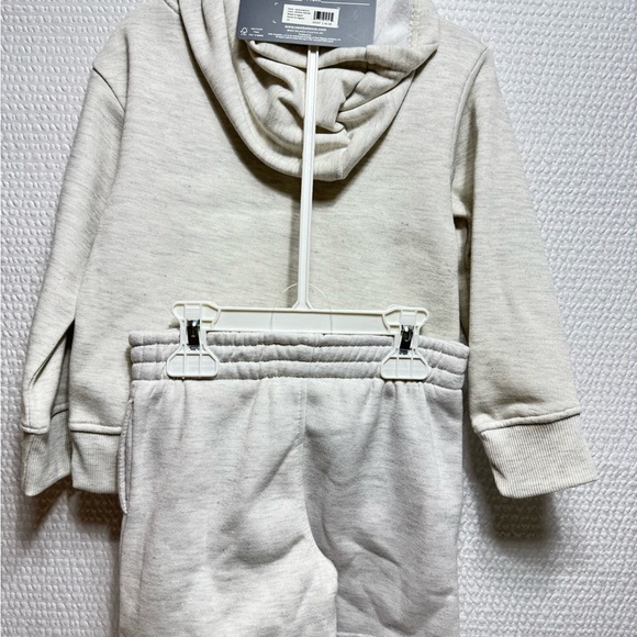 New Balance Cream Hoodie and Pants Set - Picture 4 of 4